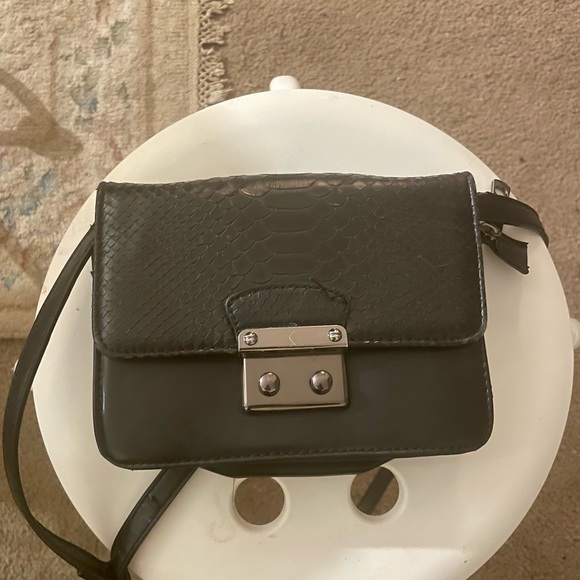 Black snakeskin crossbody purse / Bag. Used as seen on the picture - Picture 2 of 10